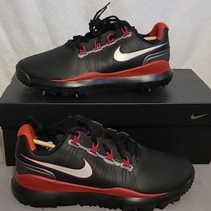 NEW, mens size 9 M, NIKE TW '14, black and red, with a nike gold shoe bag